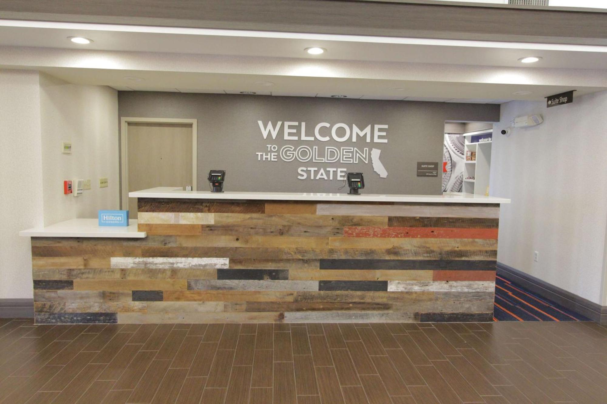 Hampton Inn & Suites Seal Beach Ngoại thất bức ảnh